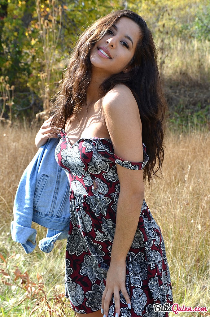 bella quinn poses in the field 5