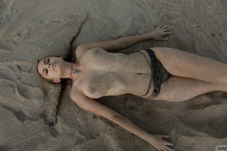 zishy ulyana orsk beach nudes 3